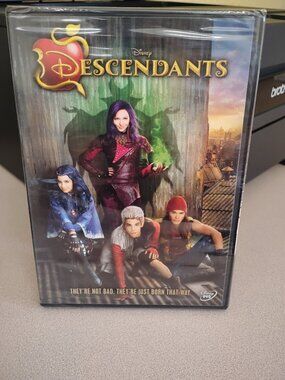 🍎 Disney Descendants DVD – Brand New & Sealed ✨